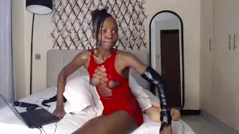 Snapshot of mis_kaylee chatting on 07/15/26, 12:16 mis_kaylee online show from 07/15/26, 12:16