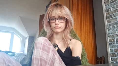 Molly online show from 04/08/26, 01:00