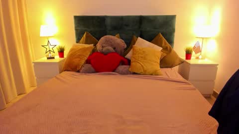 mishapallmer online show from 10/10/25, 06:56