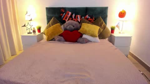 mishapallmer online show from 10/28/25, 08:07