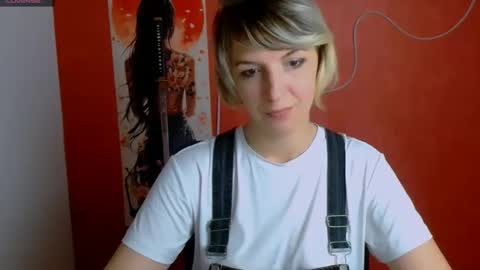 Snapshot of mishelle_blondie chatting on 05/08/26, 04:01 Mishelle online show from 05/08/26, 04:01