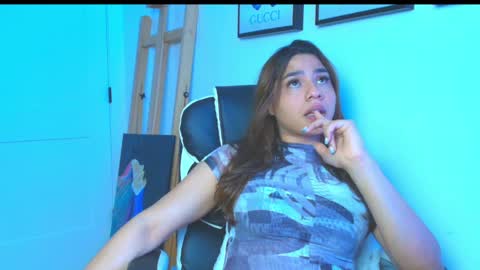 Snapshot of mishellhadid chatting on 04/05/26, 06:43 instagram mishell hadid online show from 04/05/26, 06:43