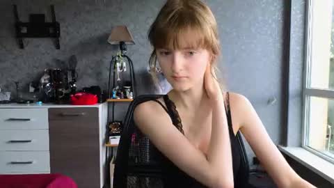 Alisa NONNUDE online show from 06/15/26, 11:01