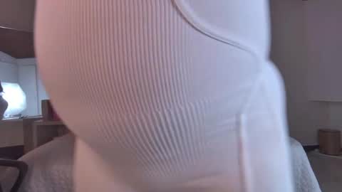 Snapshot of miss__ary_ chatting on 05/19/26, 11:49 miss__ary_ online show from 05/19/26, 11:49