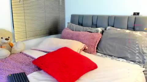 Snapshot of miss__jones_ chatting on 05/13/26, 12:52 miss__jones_ online show from 05/13/26, 12:52