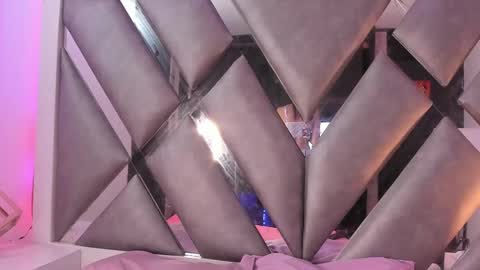 Snapshot of miss__lola chatting on 02/18/25, 08:36 Soy lola online show from 02/18/25, 08:36