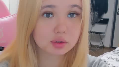 Snapshot of miss__selena chatting on 02/05/25, 12:20 miss__selena online show from 02/05/25, 12:20