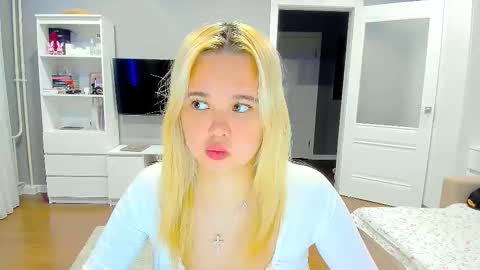 miss__selena online show from 11/29/25, 09:40