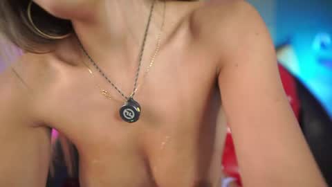 Zoe online show from 04/15/26, 06:48