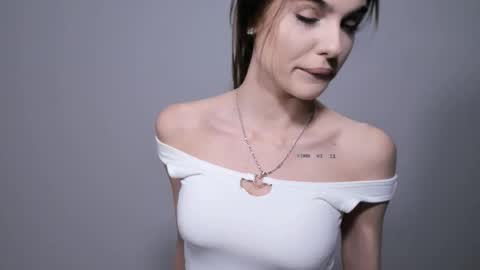 Snapshot of miss_algel chatting on 02/10/25, 01:33 Katrin online show from 02/10/25, 01:33