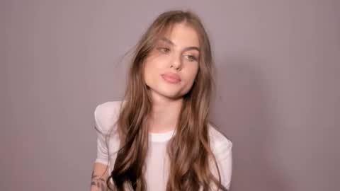 Snapshot of miss_algel chatting on 11/17/25, 12:33 Katrin online show from 11/17/25, 12:33