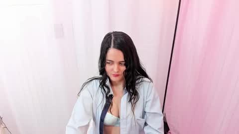 Snapshot of miss_alhy chatting on 12/17/24, 11:49 online show from 12/17/24, 11:49