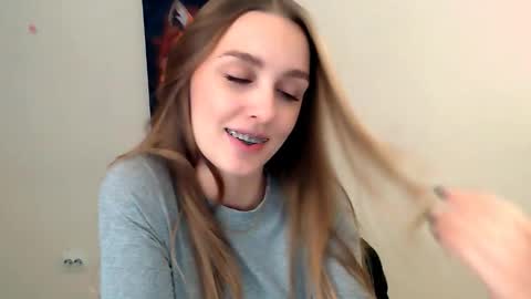 Angelina online show from 10/17/25, 06:05