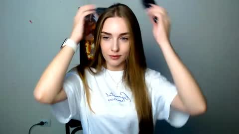 Snapshot of miss_angelina_ chatting on 07/25/26, 05:49 Angelina online show from 07/25/26, 05:49