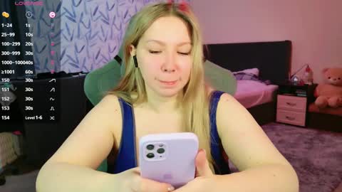 Snapshot of miss_anna909 chatting on 03/10/25, 03:20 Anna online show from 03/10/25, 03:20