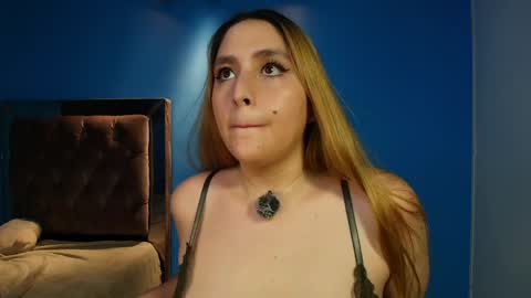 Snapshot of miss_anny18 chatting on 04/06/26, 01:03 Anny online show from 04/06/26, 01:03