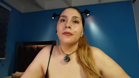 Snapshot of miss_anny18 chatting on 05/06/26, 04:30 Anny online show from 05/06/26, 04:30