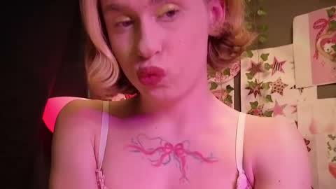 Snapshot of miss_barbie1 chatting on 06/07/26, 08:23 Anya online show from 06/07/26, 08:23