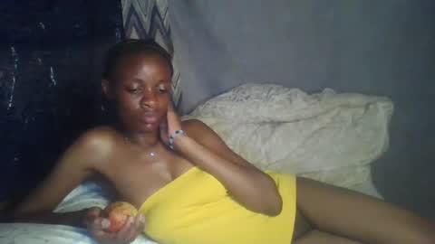 miss_belllo online show from 02/10/25, 12:08