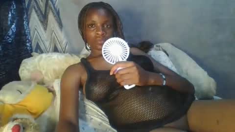 miss_belllo online show from 03/11/25, 09:34