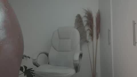 Snapshot of miss_benz chatting on 11/07/25, 04:45 miss_benz online show from 11/07/25, 04:45