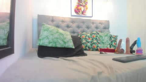 miss_big_ass21 online show from 03/12/25, 01:03