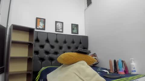 miss_big_ass21 online show from 09/28/25, 12:49