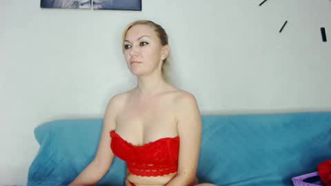 Snapshot of miss_blonde1 chatting on 02/18/25, 06:26 miss_blonde1 online show from 02/18/25, 06:26
