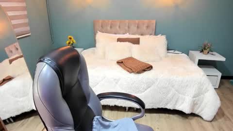 Cataleya online show from 10/25/25, 12:13