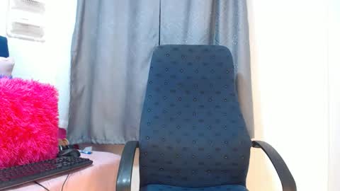 Snapshot of miss_cuteface chatting on 10/18/25, 09:26 miss_cuteface online show from 10/18/25, 09:26