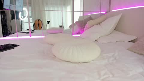 miss_diamond__ online show from 10/11/25, 07:29