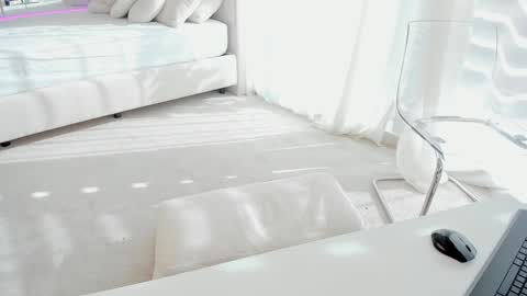 miss_diamond__ online show from 10/17/25, 07:44