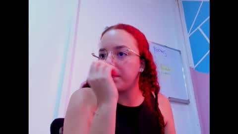 Snapshot of miss_dior1 chatting on 02/19/26, 05:09 miss_dior1 online show from 02/19/26, 05:09