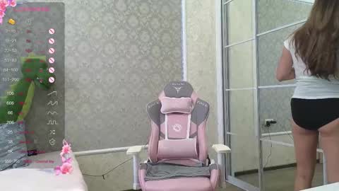 miss_divora online show from 10/12/25, 09:08