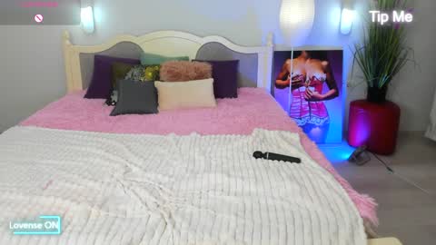 Snapshot of miss_elias chatting on 02/07/25, 12:09 Elia online show from 02/07/25, 12:09