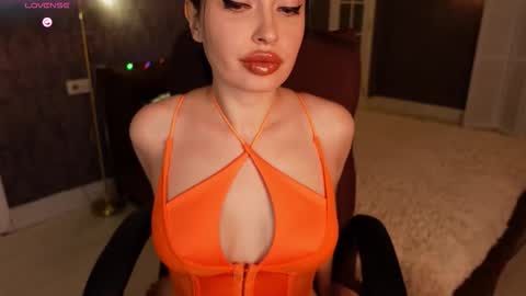 Snapshot of miss_elias chatting on 10/08/25, 04:37 Elia online show from 10/08/25, 04:37