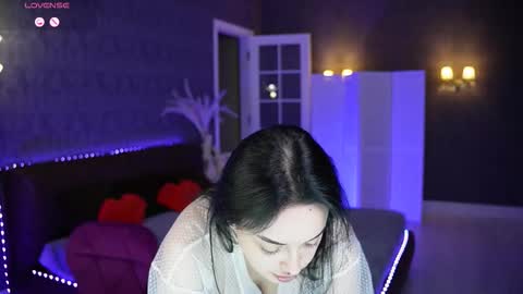 Snapshot of miss_elias chatting on 02/15/26, 04:03 Elia online show from 02/15/26, 04:03