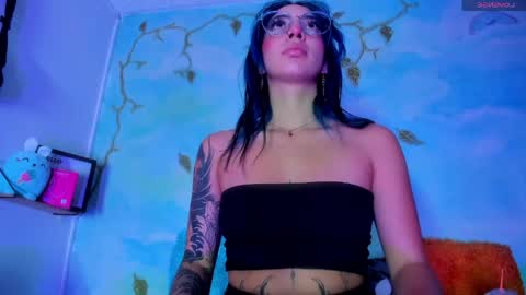 miss_evans_ online show from 04/21/26, 01:07