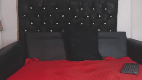 miss_evans_ online show from 07/27/26, 02:02