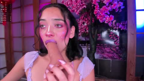 Snapshot of miss_evolet chatting on 05/07/26, 06:13 Evoleth online show from 05/07/26, 06:13