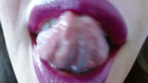 Snapshot of miss_evoleth2 chatting on 07/07/26, 12:02 Miss Evoleth online show from 07/07/26, 12:02