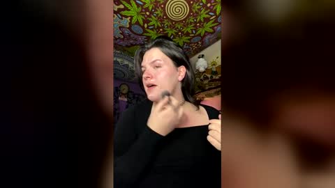 miss_honeypotpie online show from 01/13/26, 06:40