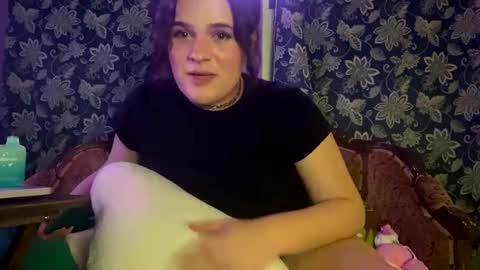 miss_honeypotpie online show from 02/05/26, 06:40