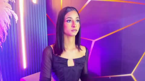 Snapshot of miss_isa19 chatting on 05/11/26, 02:45 miss_isa19 online show from 05/11/26, 02:45