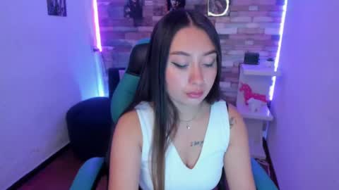 Isabella online show from 02/11/25, 12:27