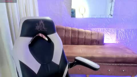 Isabella online show from 04/30/26, 08:57