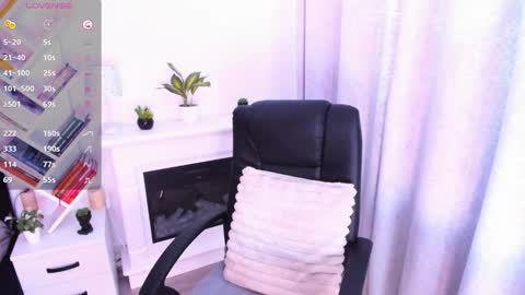 miss_jollie online show from 10/04/25, 08:34