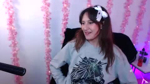 Snapshot of miss_katteyes chatting on 10/04/25, 12:41 Katteyes online show from 10/04/25, 12:41