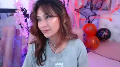 Snapshot of miss_katteyes chatting on 10/20/25, 12:44 Katteyes online show from 10/20/25, 12:44