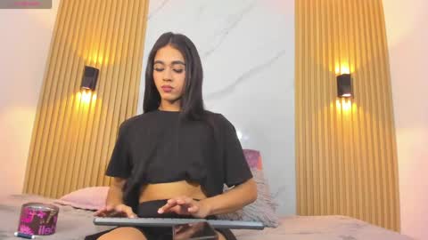 Snapshot of miss_khalifadoll chatting on 06/08/26, 03:40 miss_khalifadoll online show from 06/08/26, 03:40